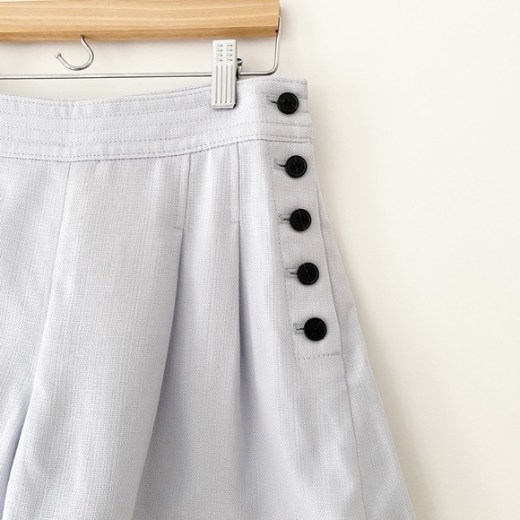 𝅺BNWT Club Monaco shorts with side buttons - Picture 5 of 10